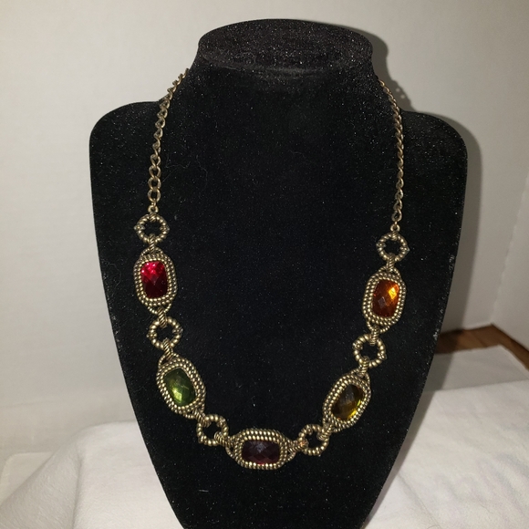 Beautiful 2028 Brass Tone and Faceted Gems Necklace - Picture 1 of 8